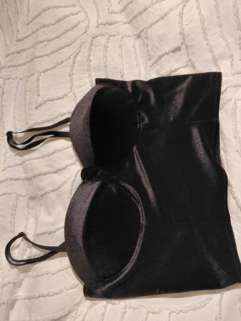 Short black velvet top
