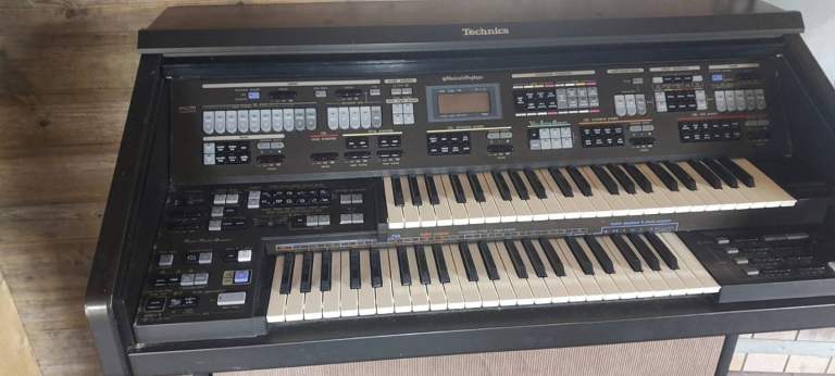 Tecnics organ