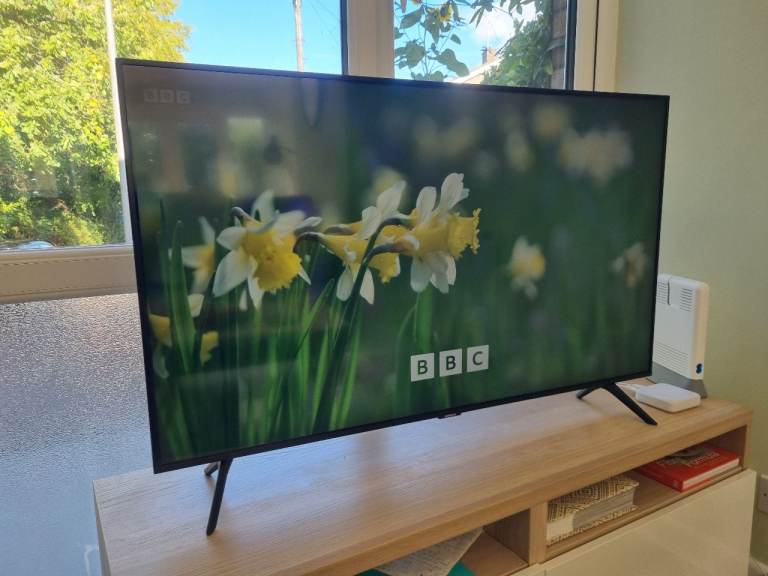 Samsung 43" 4K UHD Smart TV, UE43TU7020