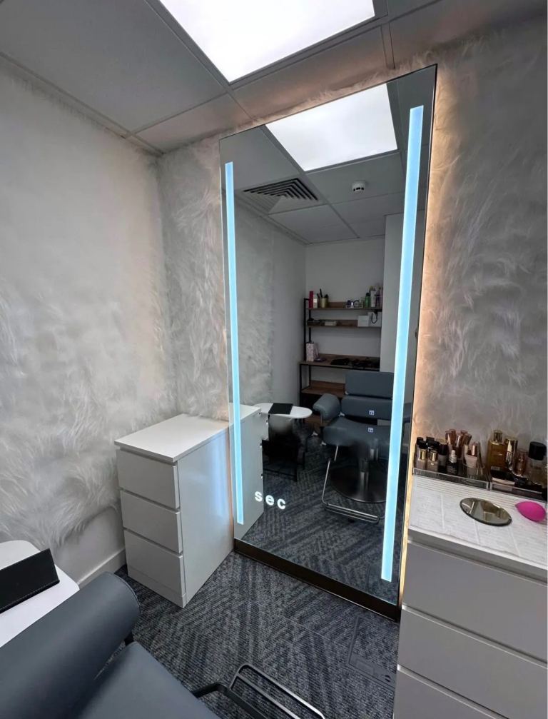Salon Equipment Led Mirror for styling & beauty salon & wardrobe 