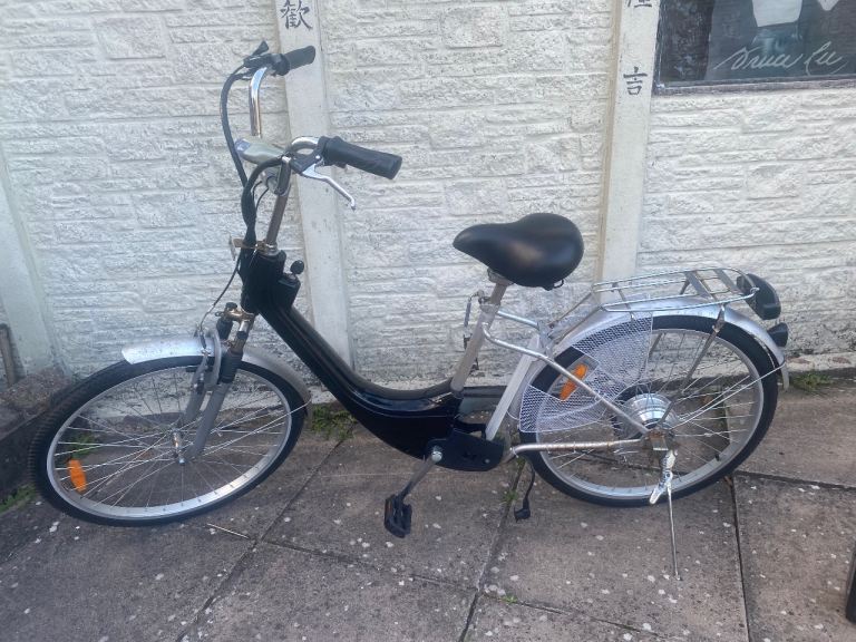Electric City Bike with Shimano Gears – Good Condition