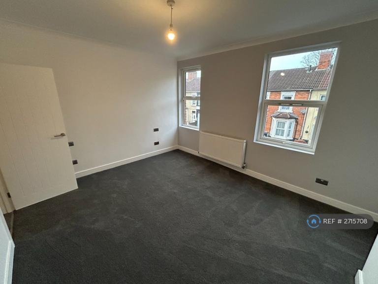 3 bedroom house in Curtis Street, Swindon, SN1 (3 bed) (#2715708)