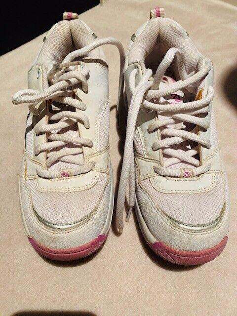 Heelys Size 7, 40.5, white