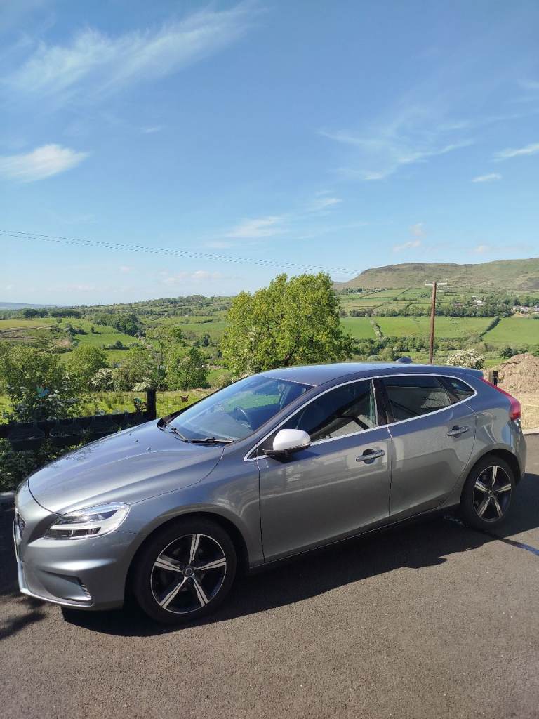 Aug 2017 Volvo V40 R-Design D2