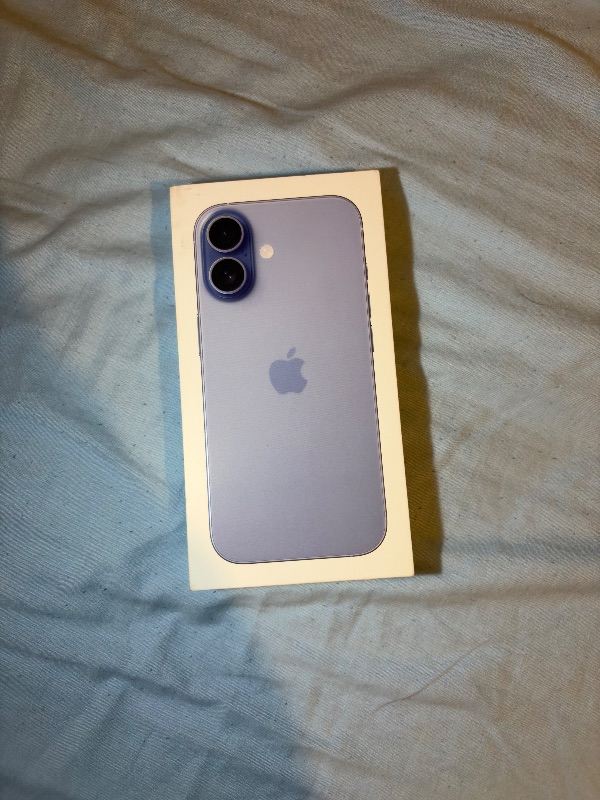 Apple iPhone 17 256gb box only