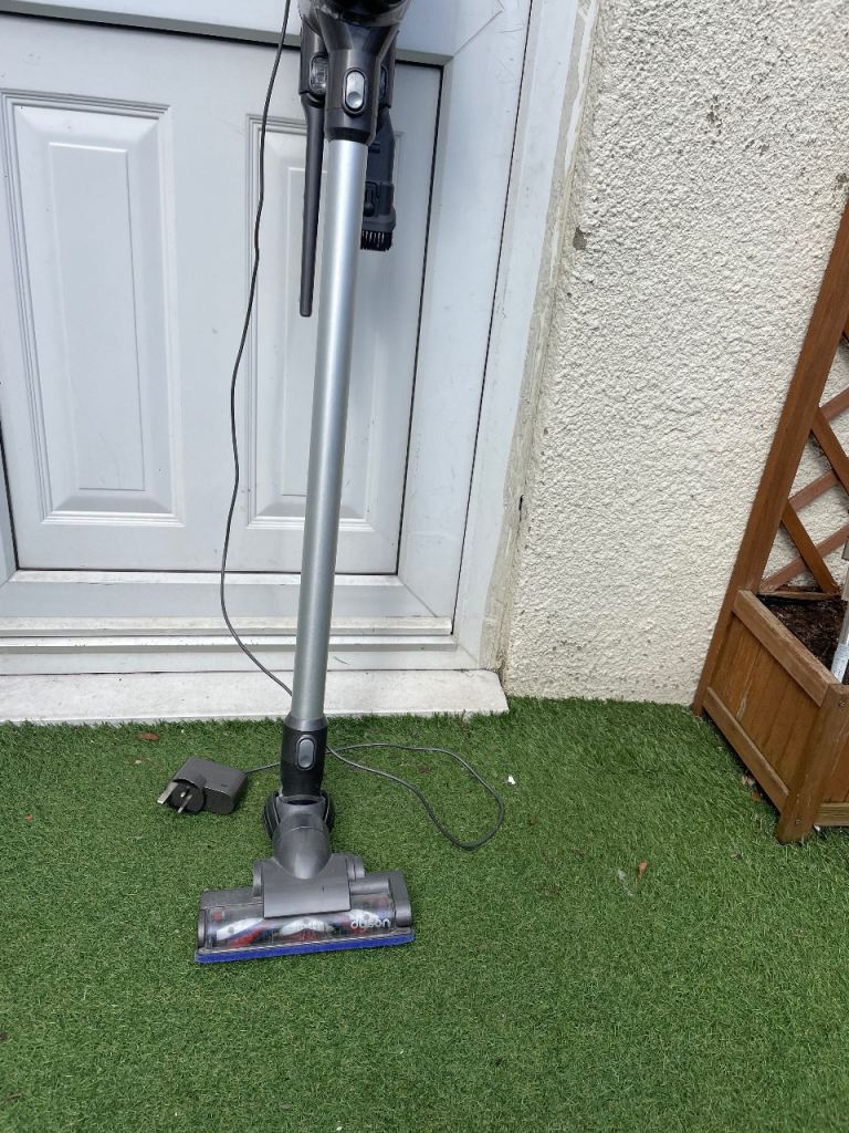 Dyson DC44 Cordless Vacuum Cleaner (Read description)