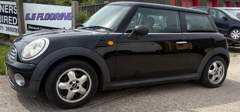 MINI COOPER 1.4 petrol 2009 12 months MOT full service history 