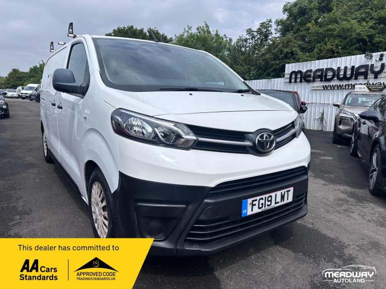 Toyota ProAce 1.6D Icon Medium Panel Van MWB Euro 6 (s/s) 6dr Diesel Manual
