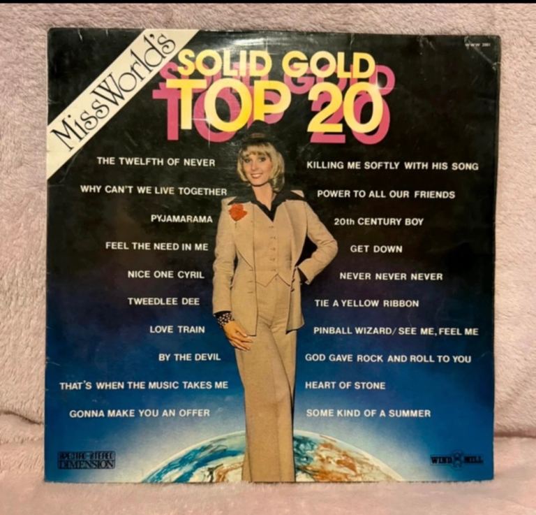 Solid Gold Top 20 Vinyl Record – Good Condition