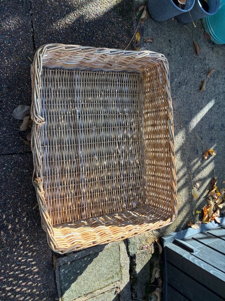 Wicker dog basket / bed 