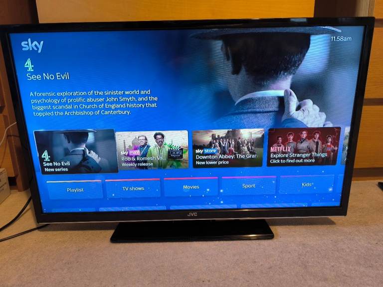 JVC 32" LED Smart TV with remote