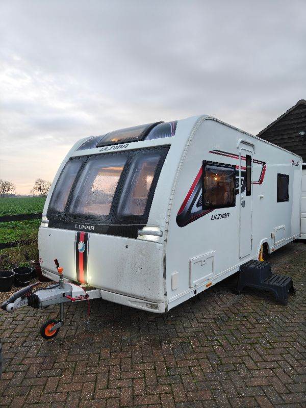 Touring caravans for sale 2019 Lunar Ultima 570