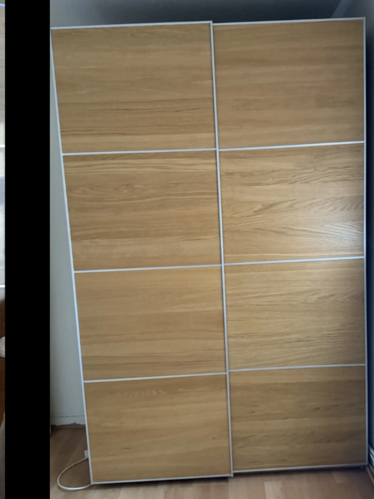  Wardrobe with sliding doors with 2 clothes rail and 8 shelfs Height 236cm x 150cm x 60cm