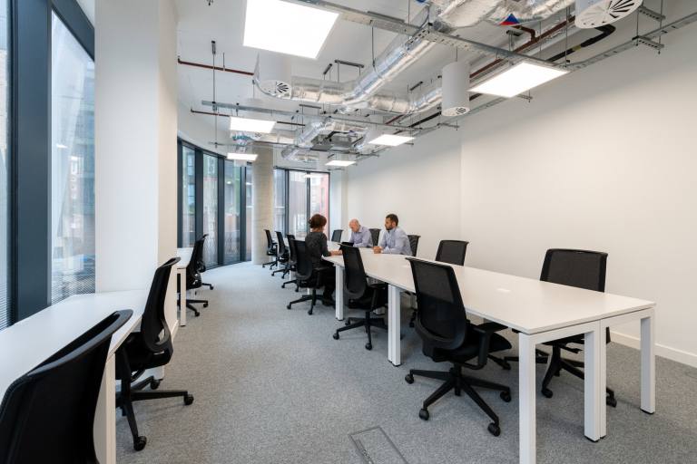 Bournemouth - BH8 8GS \ Find Office Space with 5 Desks