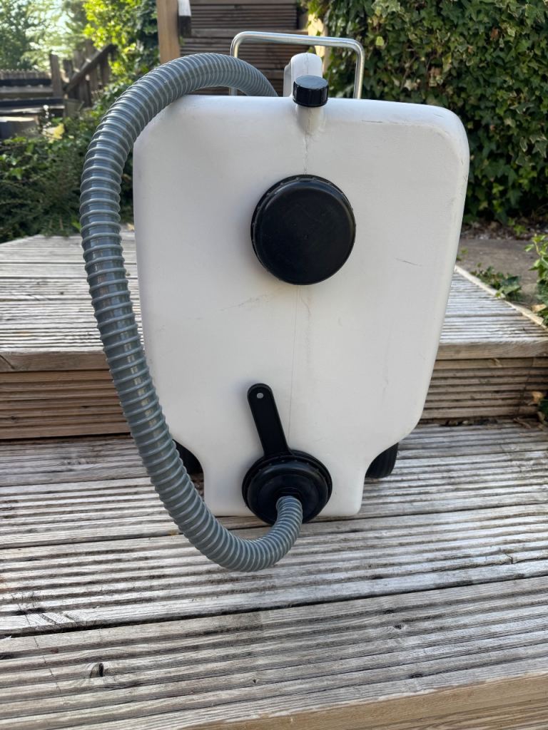 Wecamp waste water carrier
