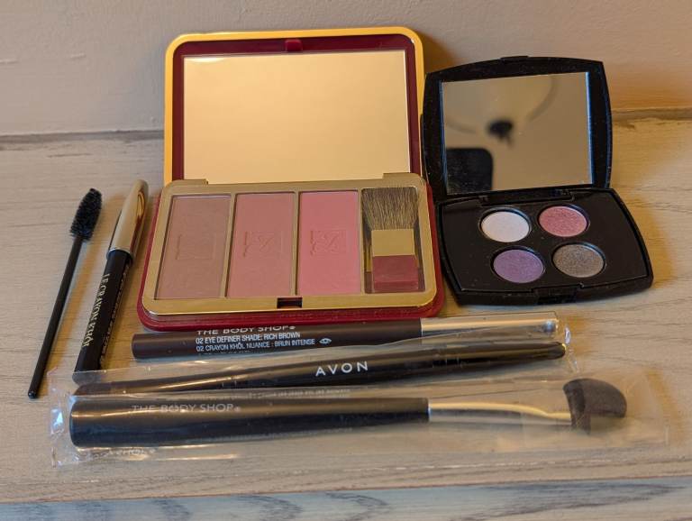 Collection of Estee Lauder & Lancome Make-Up plus Brushes
