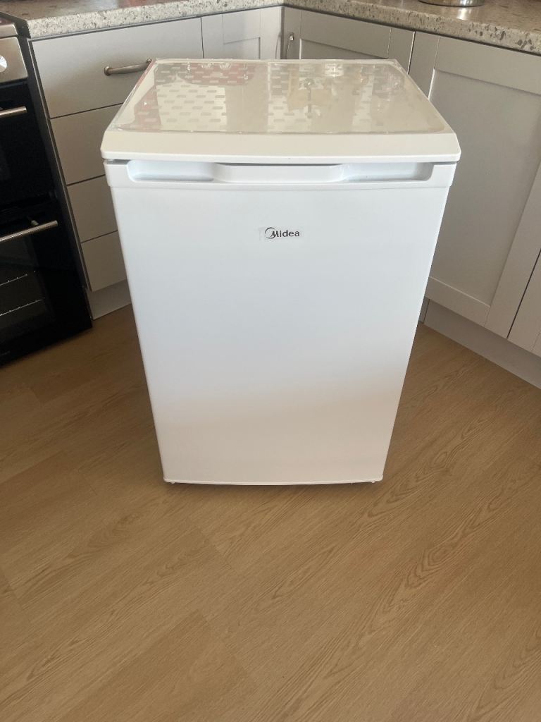 Fridge under the counter, New