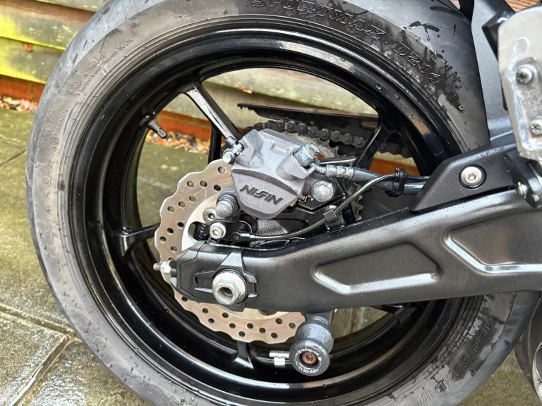 2019 / 69 Kawasaki Z650ABS £4500 Green 3291 miles. 