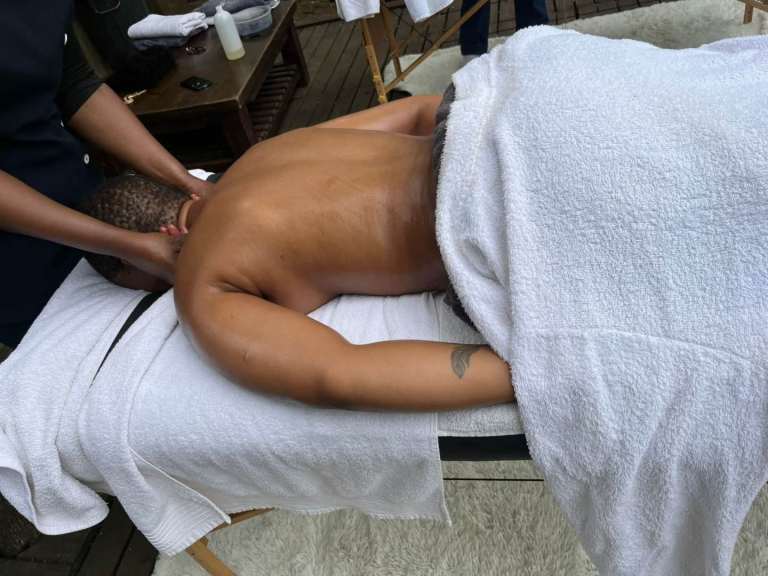 Hollywood & Full body waxing for ladies and men. Completely wiped and clean 👌❤️