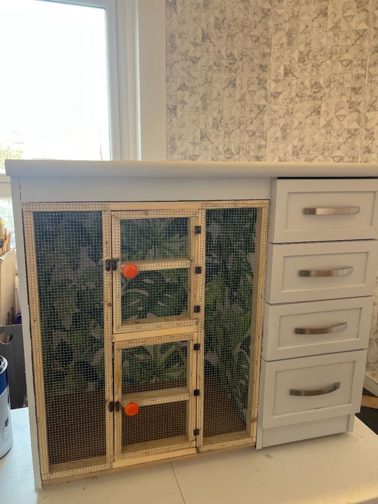 luxury bird cage with side drawers 