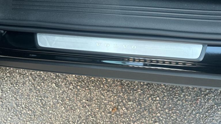  Volvo XC40 2.0 B4 MHEV Ultra Bright DCT Auto Euro 6 (s/s) 5dr Petrol/Electric Hybrid Automatic