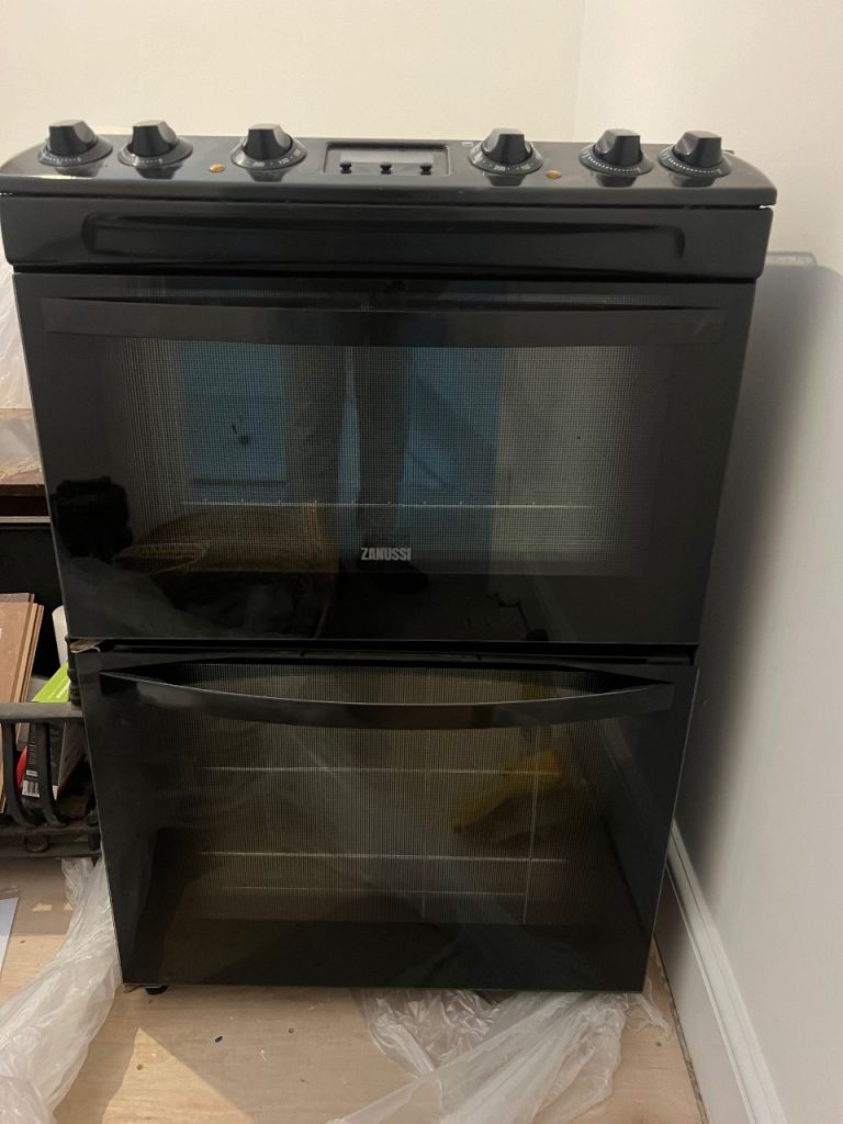 Zanussi Freestanding Double Oven Cooker – Black, Good Condition