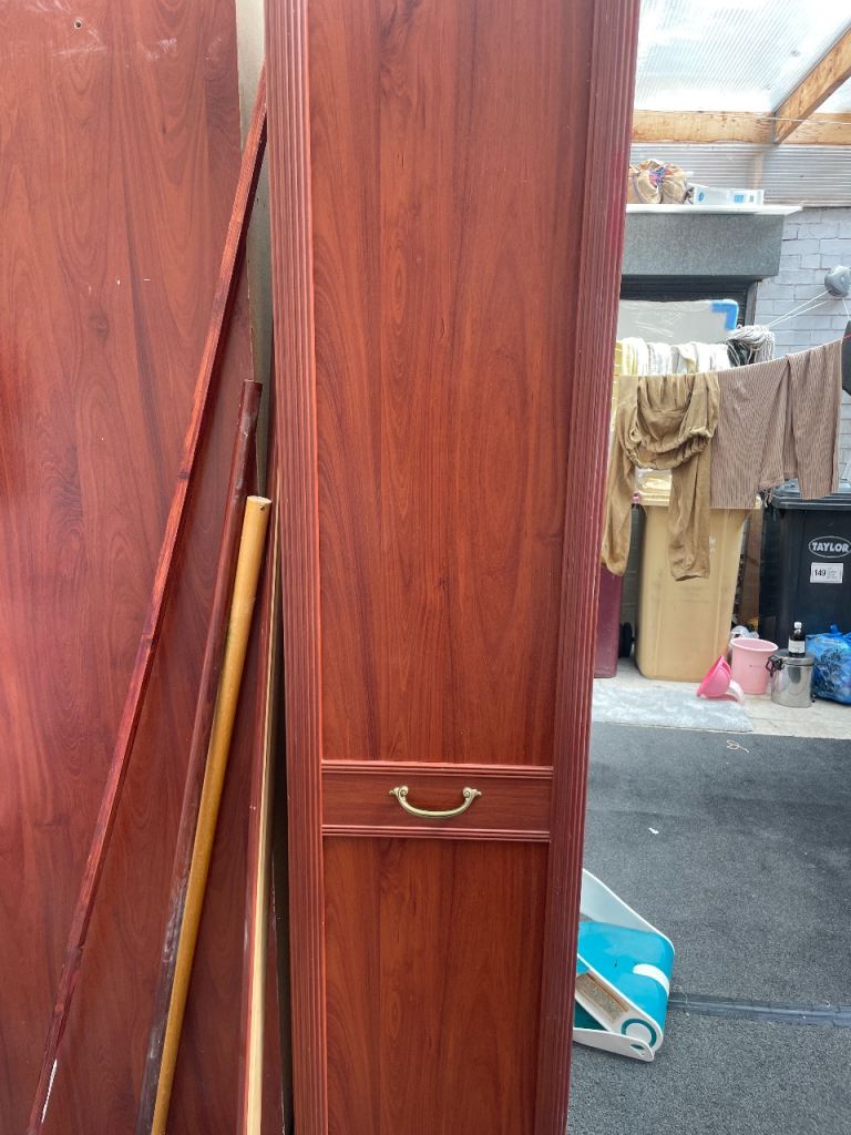 Fitted Wooden Wardrobe - free