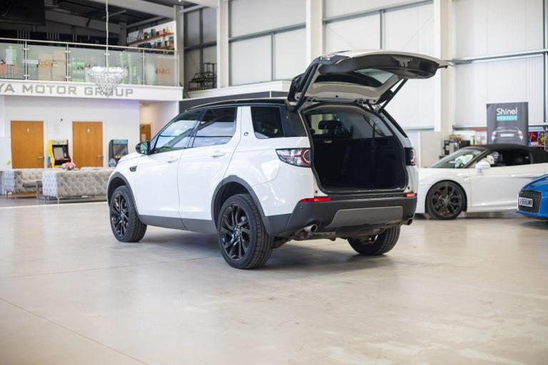 2018 Land Rover Discovery Sport 2.0 TD4 180 HSE Black 5dr Auto ESTATE DIESEL Automatic