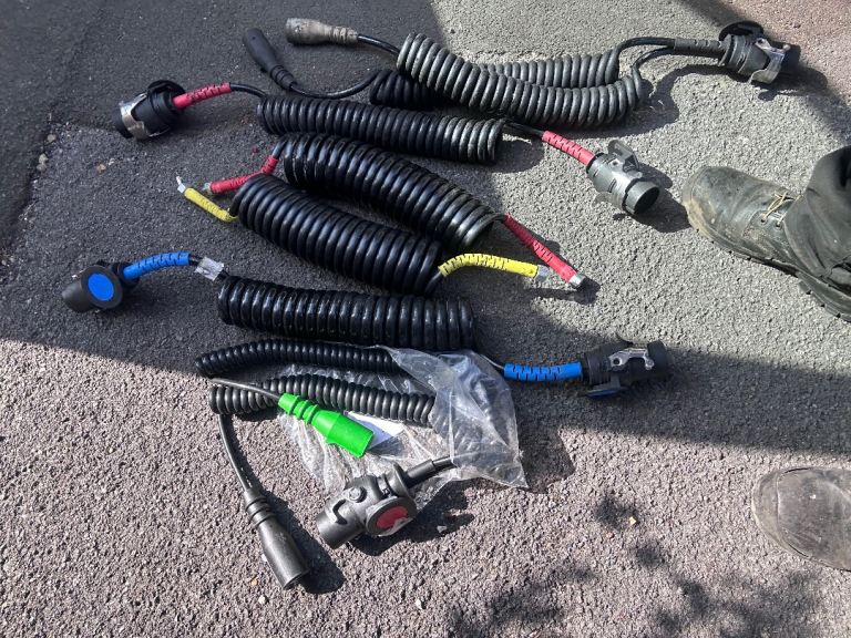 Suzies truck abs and electrical connectors 