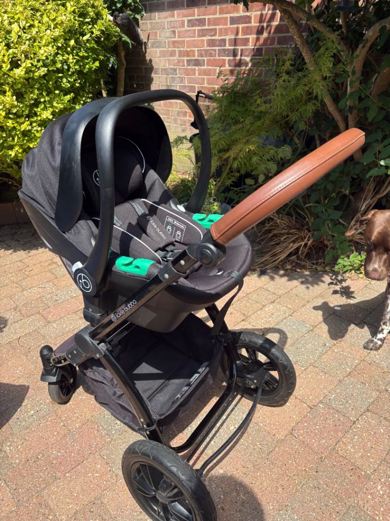 Ickle Bubba Stomp V4 Travel System - Black with Tan Handle