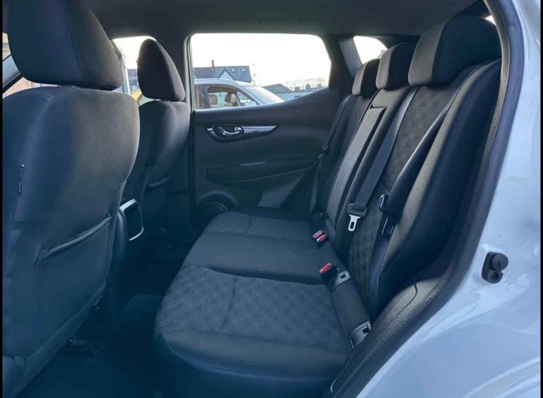 2016 Nissan Qashqai 1.5 dCi Acenta [Smart Vision Pack] 5dr HATCHBACK Diesel Manual