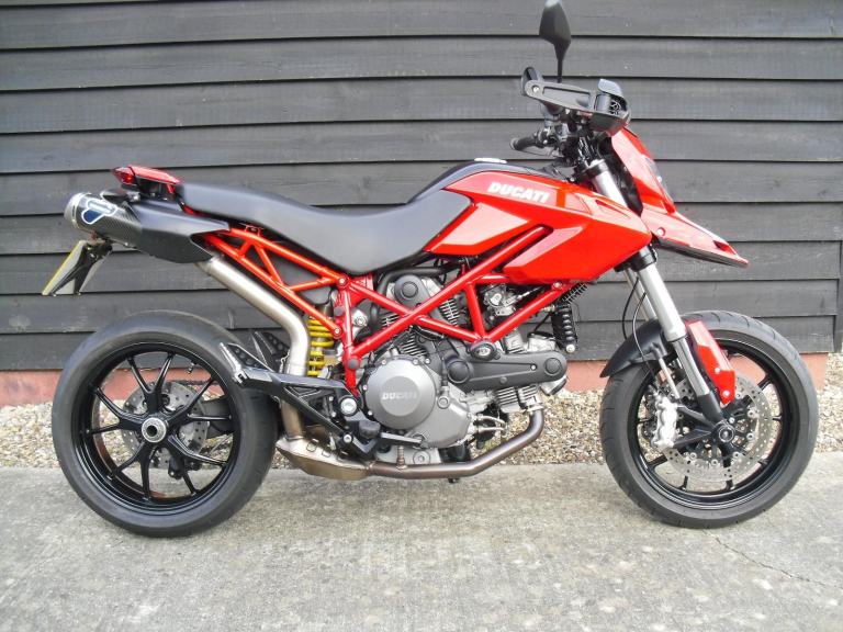 DUCATI HYPERMOTARD 796 , DESMO SERVICE DONE , TERMIGNONI EXHAUST .EXCELLENT .