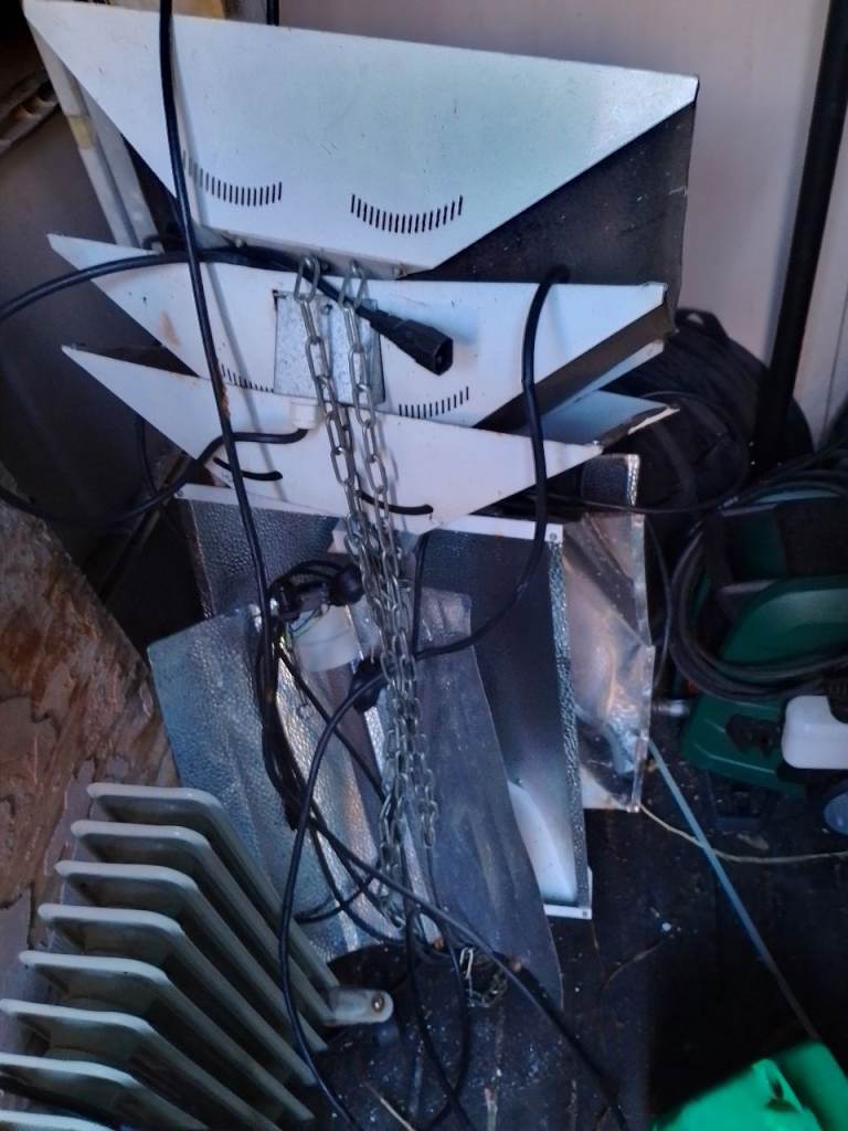 Hydroponics equipment 