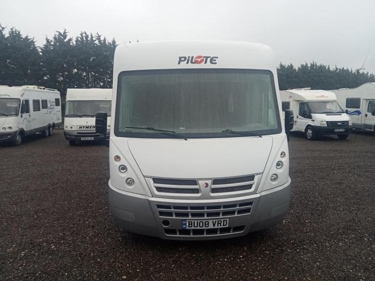 A CLASS PILOTE MOOVEO 6 BERTH 08 PLATE 