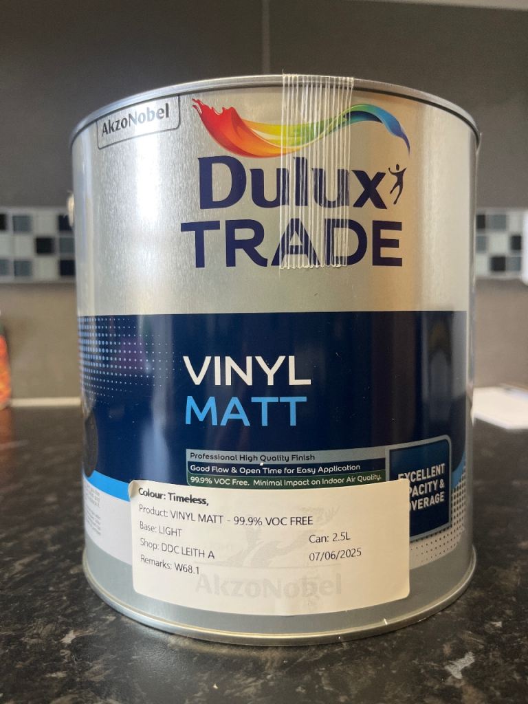 New Dulux Trade Vinyl Matt Paint - Timeless Colour, 2.5L