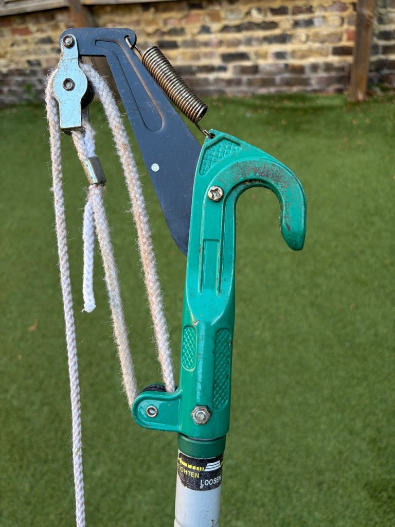 Tree Pruner, £15.00 for Sale in Clapham, London | Gumtree