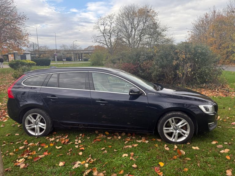 Volvo V60 Se Nav Twin engine D5 2.4 electric-diesel-hybrid 