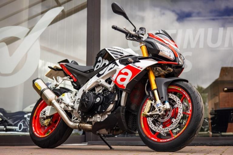 Aprilia Tuono 1100 V4 FACTORY ! ARROW ! OHLINS ! STUNNING