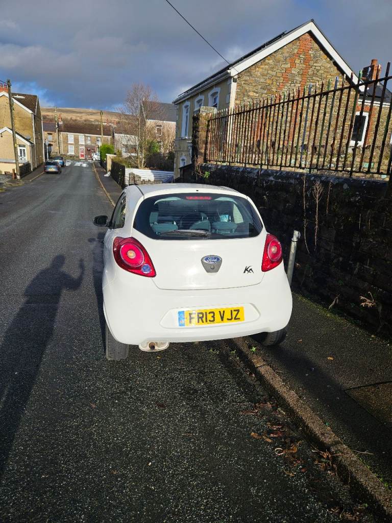 Ford, KA, Hatchback, 2013, Manual, 1242 (cc), 3 doors