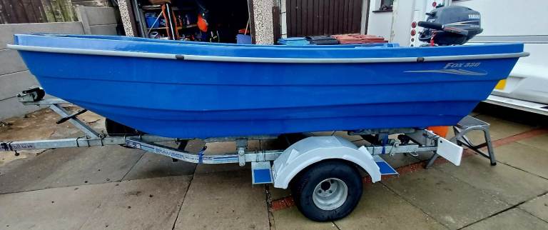 Fishing boat pike / sea / river Boat 