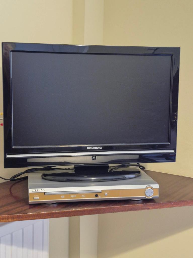 Grundig Black Flat Screen TV with DVD Player – Good Condition