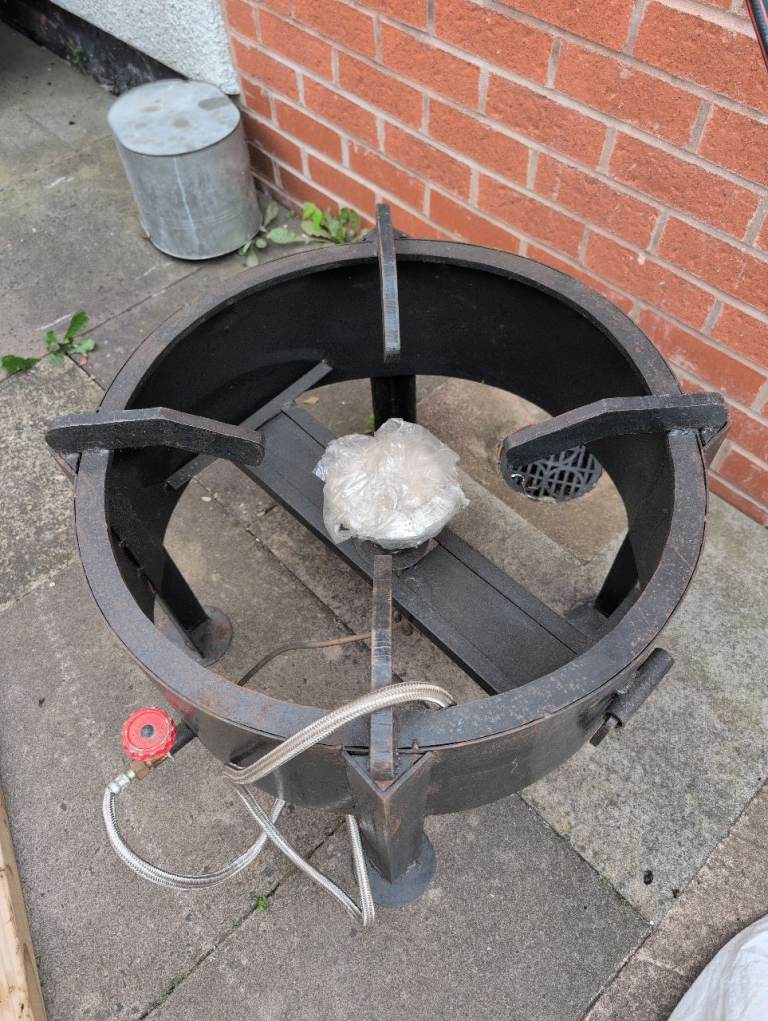 Large Gas Burner Outdoor Cooker –Unused Condition