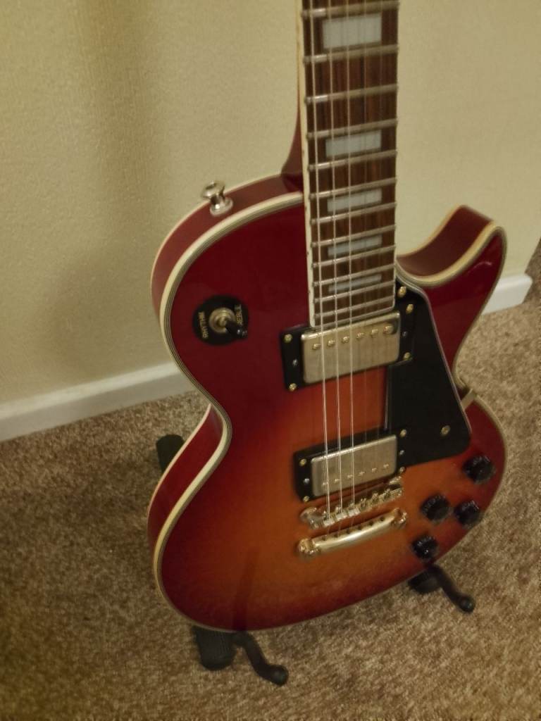 Tanglewood Baron Les Paul MIK with Hard Case.