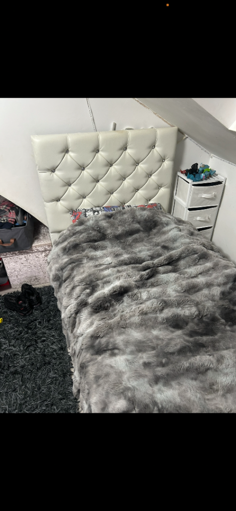 White Faux Leather Tufted Bed Frame with Headboard – Good Condition