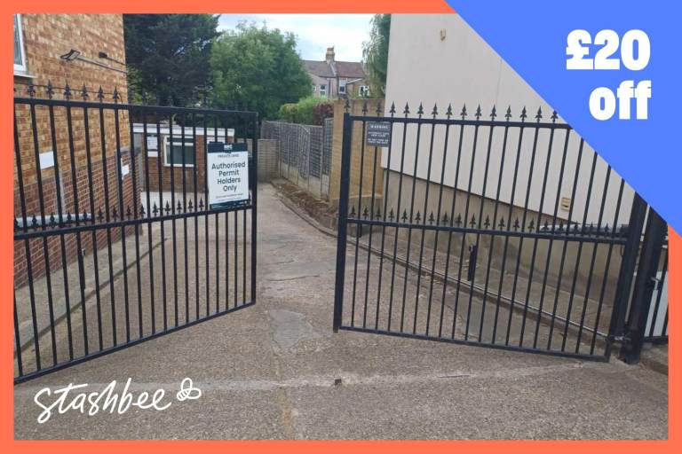 Parking Space to rent in Woodford Green (IG8) | Stashbee