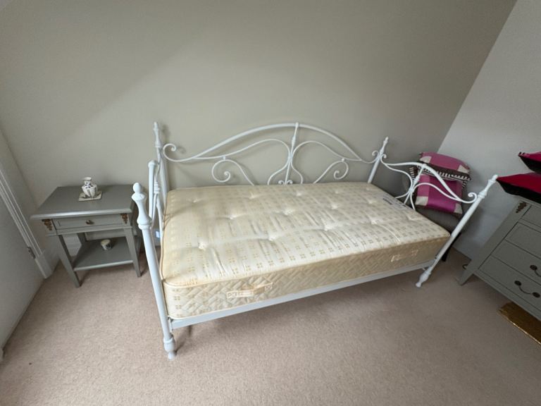 Painted metal single bed, with mattress 
