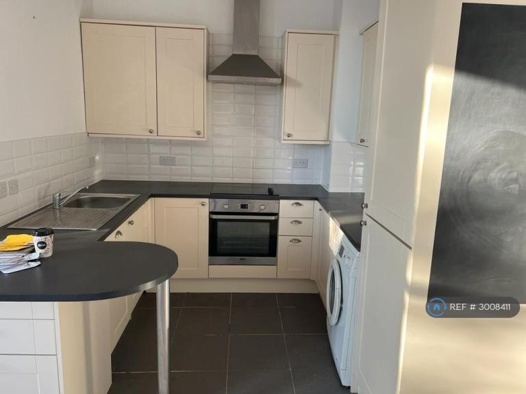 1 bedroom flat in Castle Hill, Reading, RG1 (1 bed) (#3008411)