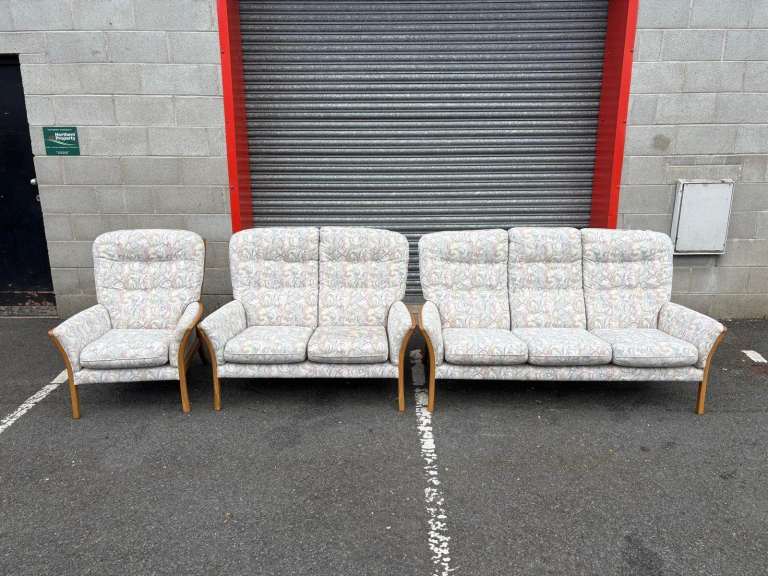 Cottage Style Pattern Beige Fabric 2 and 3 Seater Sofas with Chair excellent condition 