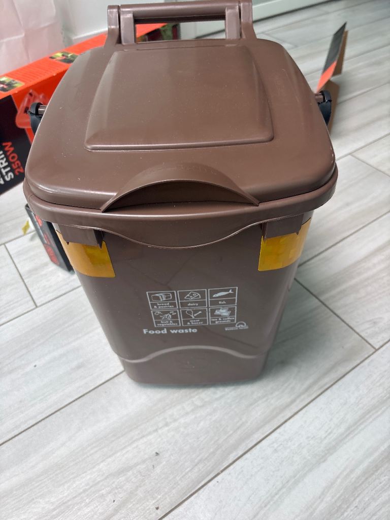 Small brown bin