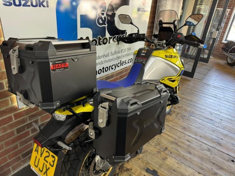 Stunning Yellow with Black Luggage DL1050DE Tour Edition